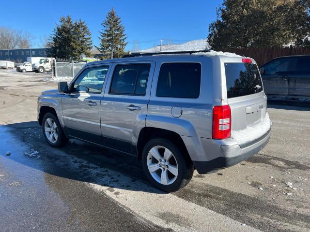 1C4NJPFA3GD692981 - 2016 JEEP PATRIOT LATITUDE SILVER photo 3