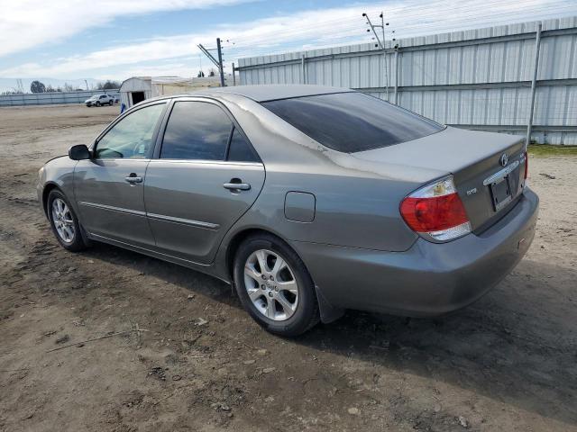 4T1BF32K25U593055 - 2005 TOYOTA CAMRY LE GRAY photo 2