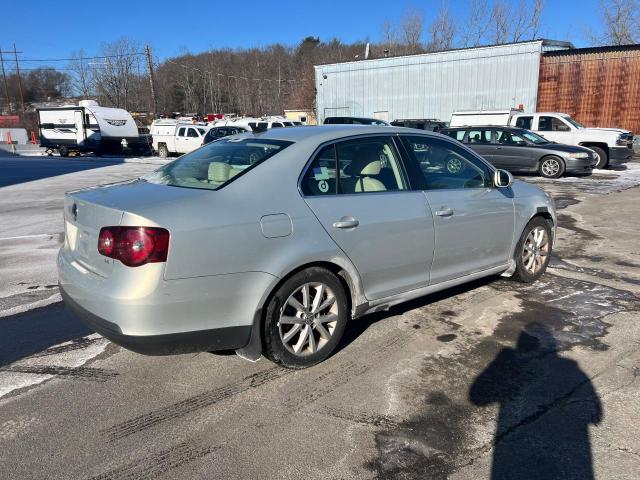 3VWRZ7AJ9AM044006 - 2010 VOLKSWAGEN JETTA SE SILVER photo 4