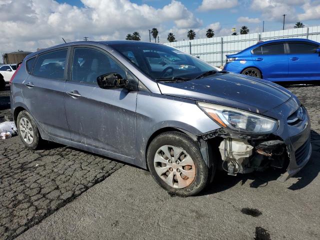 KMHCT5AE4GU274585 - 2016 HYUNDAI ACCENT SE GRAY photo 4