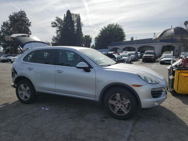 WP1AE2A24ELA50101 - 2014 PORSCHE CAYENNE S HYBRID SILVER photo 4