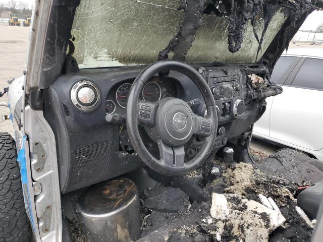 1C4BJWEG2CL158129 - 2012 JEEP WRANGLER U SAHARA WHITE photo 8