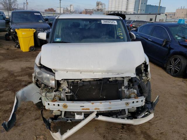 JTLZE4FE4FJ073723 - 2015 TOYOTA SCION XB Beyaz fotoğraf 5