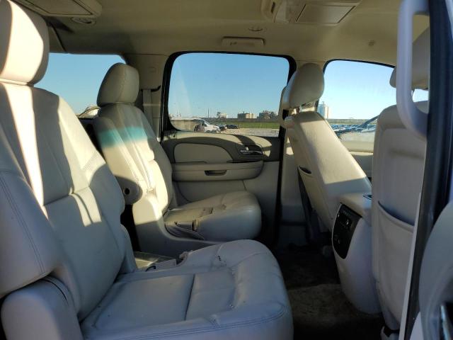 1GNSCJE01DR111194 - 2013 CHEVROLET SUBURBAN C1500 LT SILVER photo 11