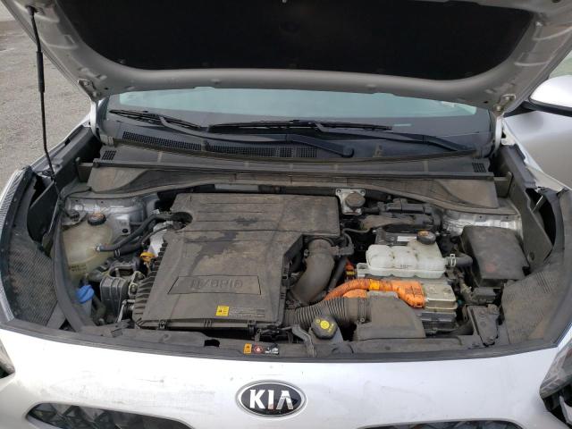 KNDCB3LC6L5396957 - 2020 KIA NIRO LX SILVER photo 11