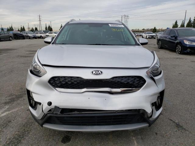 KNDCB3LC6L5396957 - 2020 KIA NIRO LX SILVER photo 5