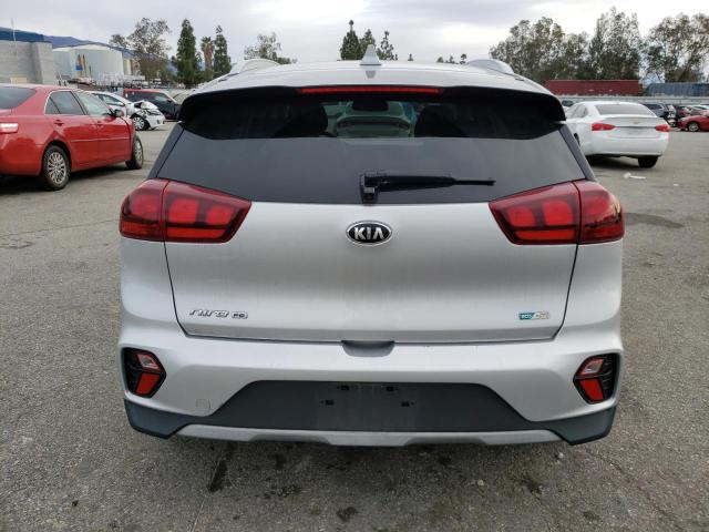 KNDCB3LC6L5396957 - 2020 KIA NIRO LX SILVER photo 6