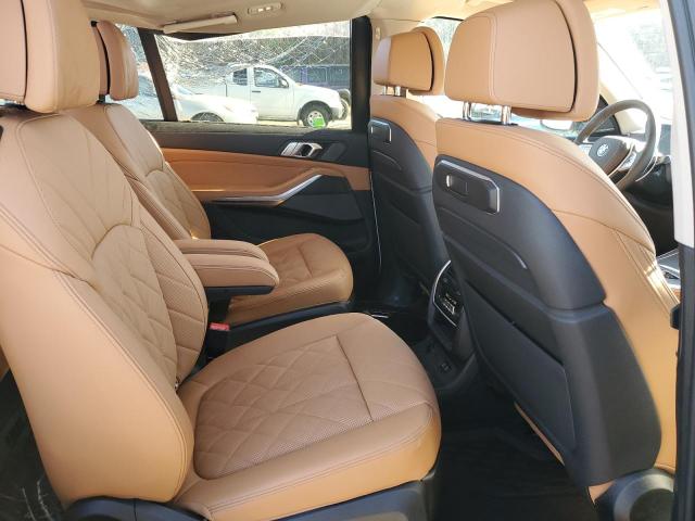 5UX23EM06P9P98998 - 2023 BMW X7 XDRIVE40I WHITE photo 11