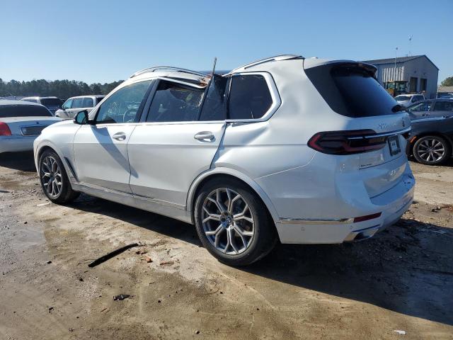 5UX23EM06P9P98998 - 2023 BMW X7 XDRIVE40I WHITE photo 2