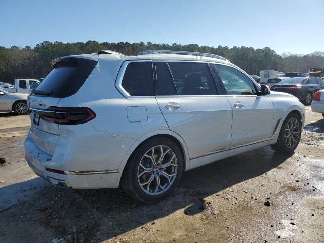 5UX23EM06P9P98998 - 2023 BMW X7 XDRIVE40I WHITE photo 3