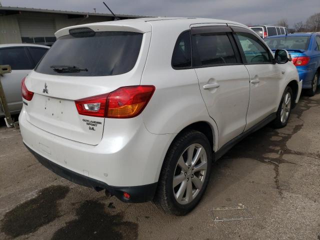 4A4AP3AW2FE047250 - 2015 MITSUBISHI OUTLANDER ES WHITE photo 3