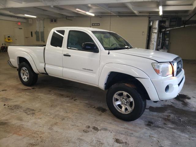 5TETX4GN6AZ736962 - 2010 TOYOTA TACOMA PRERUNNER ACCESS CAB WHITE photo 4