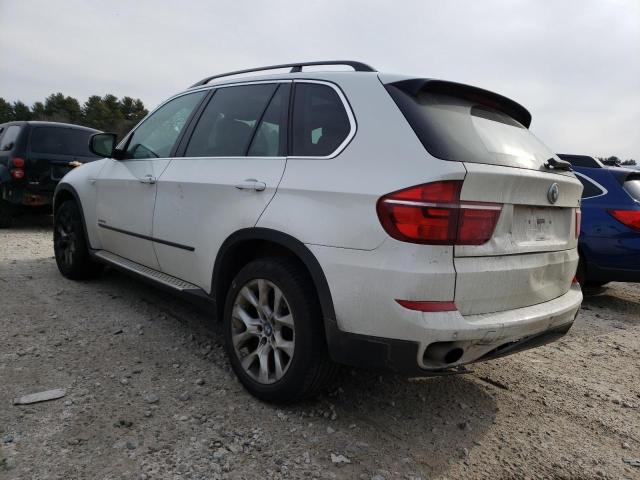 5UXZV4C58D0E04825 - 2013 BMW X5 XDRIVE35I WHITE photo 2