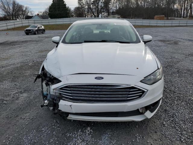 3FA6P0H72JR212672 - 2018 FORD FUSION SE WHITE photo 5