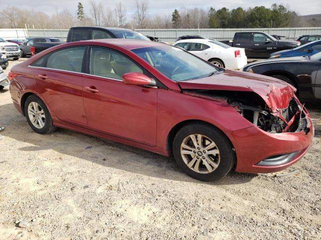 5NPEB4AC9DH777365 - 2013 HYUNDAI SONATA GLS RED photo 4