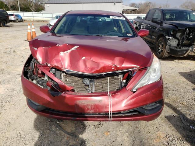 5NPEB4AC9DH777365 - 2013 HYUNDAI SONATA GLS RED photo 5