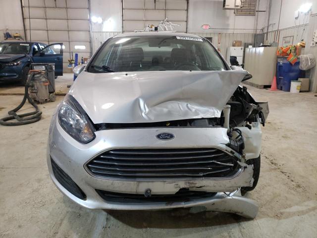 3FADP4AJ5JM132428 - 2018 FORD FIESTA S SILVER photo 5