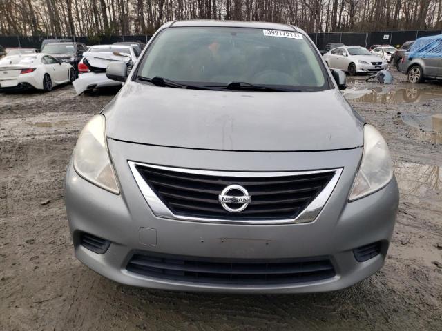 3N1CN7AP5DL863956 - 2013 NISSAN VERSA S GRAY photo 5