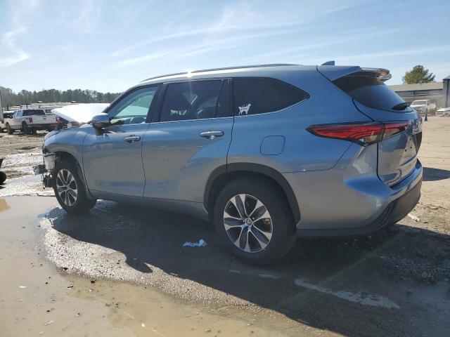 5TDGZRAH4NS091565 - 2022 TOYOTA HIGHLANDER XLE BLUE photo 2