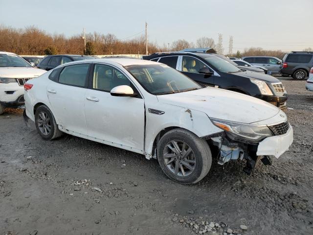 5XXGT4L37KG343845 - 2019 KIA OPTIMA LX WHITE photo 4