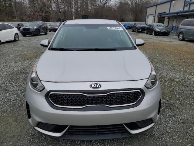 KNDCB3LC8J5210087 - 2018 KIA NIRO FE SILVER photo 5