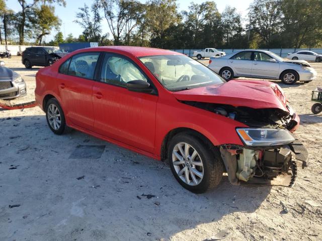 3VWD17AJ7FM252863 - 2015 VOLKSWAGEN JETTA SE RED photo 4