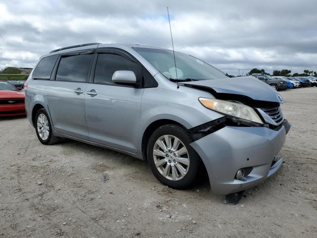 5TDDK3DC6BS010579 - 2011 TOYOTA SIENNA XLE SILVER photo 4