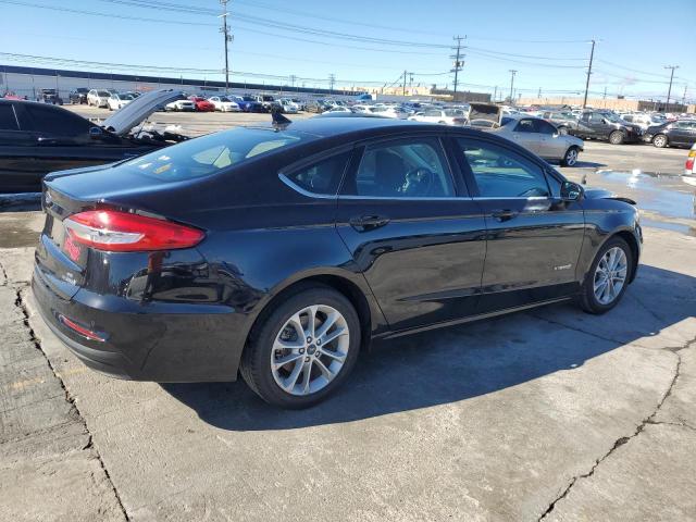 3FA6P0LU0KR108440 - 2019 FORD FUSION SE BLACK photo 3