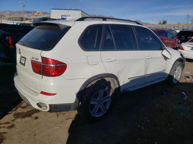 5UXZW0C52CL668901 - 2012 BMW X5 XDRIVE35D WHITE photo 3