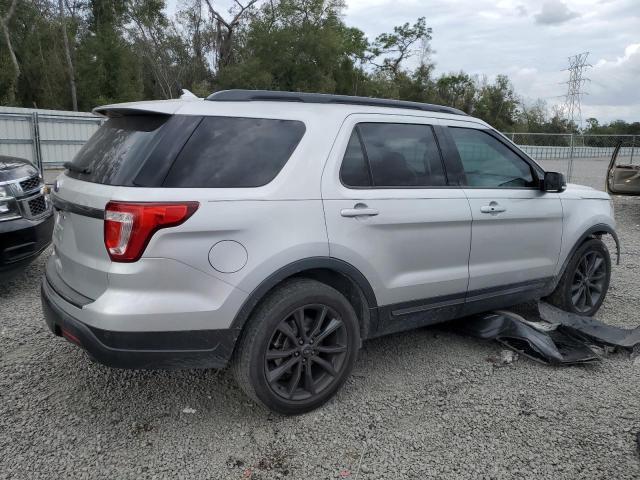 1FM5K7D86JGB52393 - 2018 FORD EXPLORER XLT SILVER photo 3