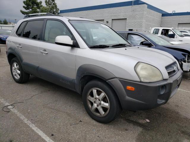 KM8JN12D75U085779 - 2005 HYUNDAI TUCSON GLS SILVER photo 4