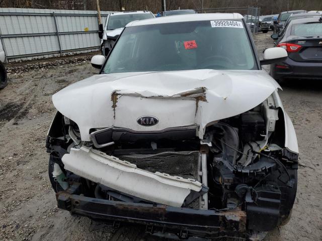 KNDJN2A28E7066392 - 2014 KIA SOUL WHITE photo 5