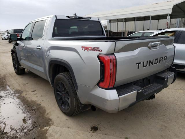 5TFJA5AB4NX002136 - 2022 TOYOTA TUNDRA CREWMAX LIMITED SILVER photo 2