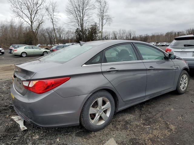 5NPEB4AC9CH356681 - 2012 HYUNDAI SONATA GLS GRAY photo 3