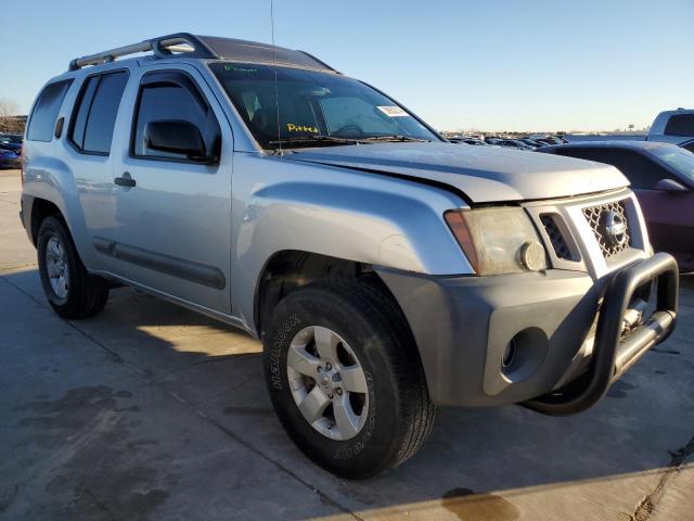 5N1AN0NU1DN815488 - 2013 NISSAN XTERRA X SILVER photo 4