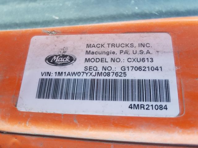 1M1AW07YXJM087625 - 2018 MACK 600 CXU600 ORANGE photo 10