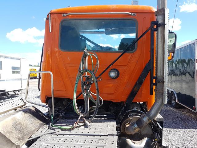 1M1AW07YXJM087625 - 2018 MACK 600 CXU600 ORANGE photo 9