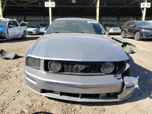 1ZVFT82H265199564 - 2006 FORD MUSTANG GT GRAY photo 5