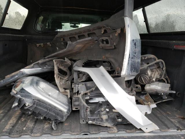 3GTU2MEC3GG201046 - 2016 GMC SIERRA K1500 SLE SILVER photo 12