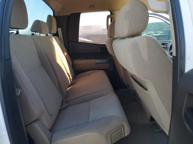 5TFRM5F18AX015248 - 2010 TOYOTA TUNDRA DOUBLE CAB SR5 WHITE photo 10