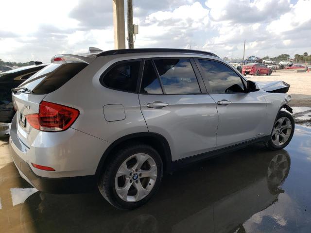 WBAVM1C54FVZ94054 - 2015 BMW X1 SDRIVE28I SILVER photo 3