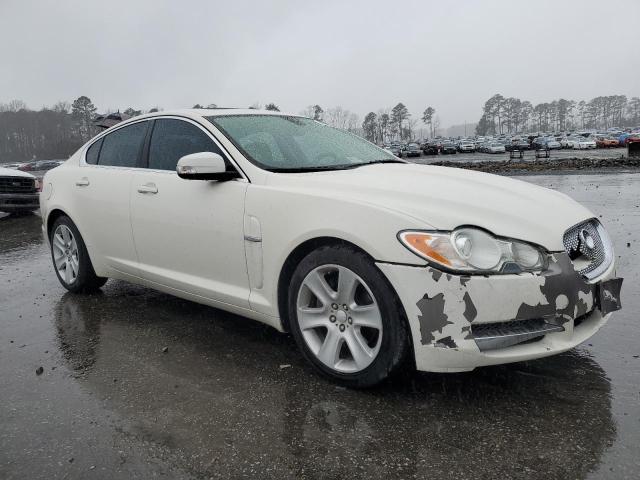 SAJWA05B19HR08202 - 2009 JAGUAR XF LUXURY WHITE photo 4