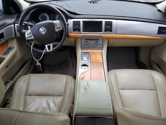 SAJWA05B19HR08202 - 2009 JAGUAR XF LUXURY WHITE photo 8