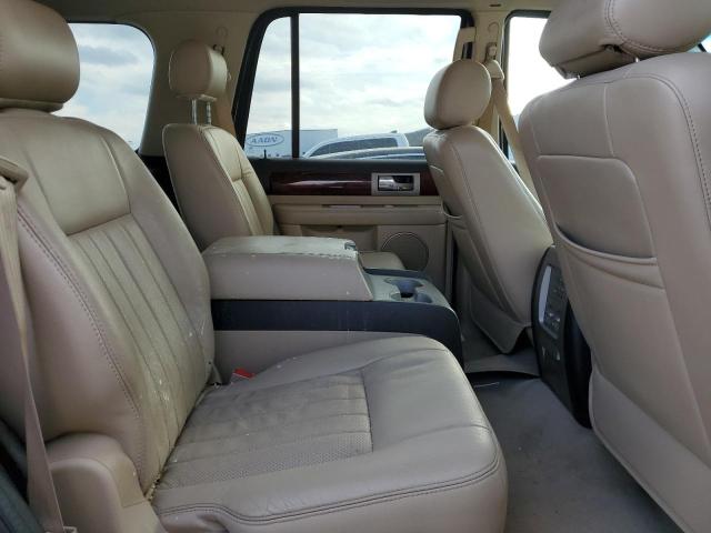 5LMFU28525LJ10878 - 2005 LINCOLN NAVIGATOR თეთრი ფოტო 11