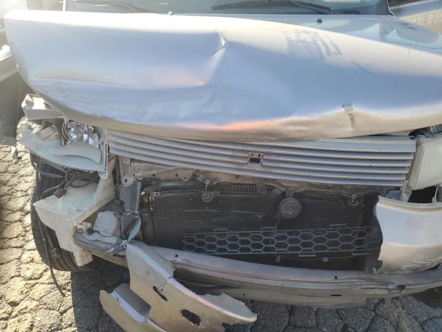 JTLKT324264086838 - 2006 TOYOTA SCION XB SILVER photo 11