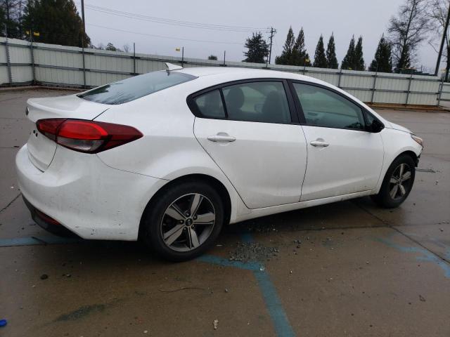 3KPFL4A79JE191320 - 2018 KIA FORTE LX WHITE photo 3