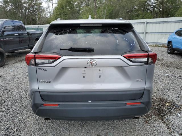 JTMW1RFV0KD010957 - 2019 TOYOTA RAV4 XLE SILVER photo 6