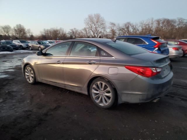 5NPEC4AC8BH156970 - 2011 HYUNDAI SONATA SE SILVER photo 2