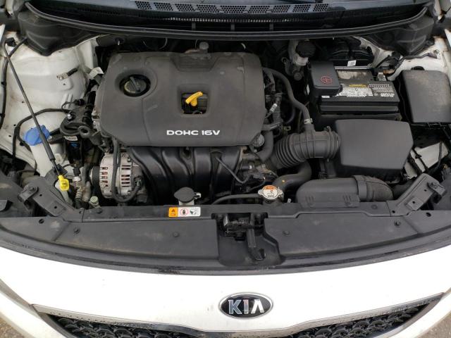 3KPFK4A7XHE044937 - 2017 KIA FORTE LX WHITE photo 11