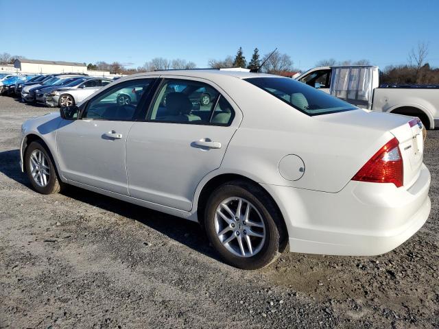 3FAHP0GA1CR271057 - 2012 FORD FUSION S WHITE photo 2